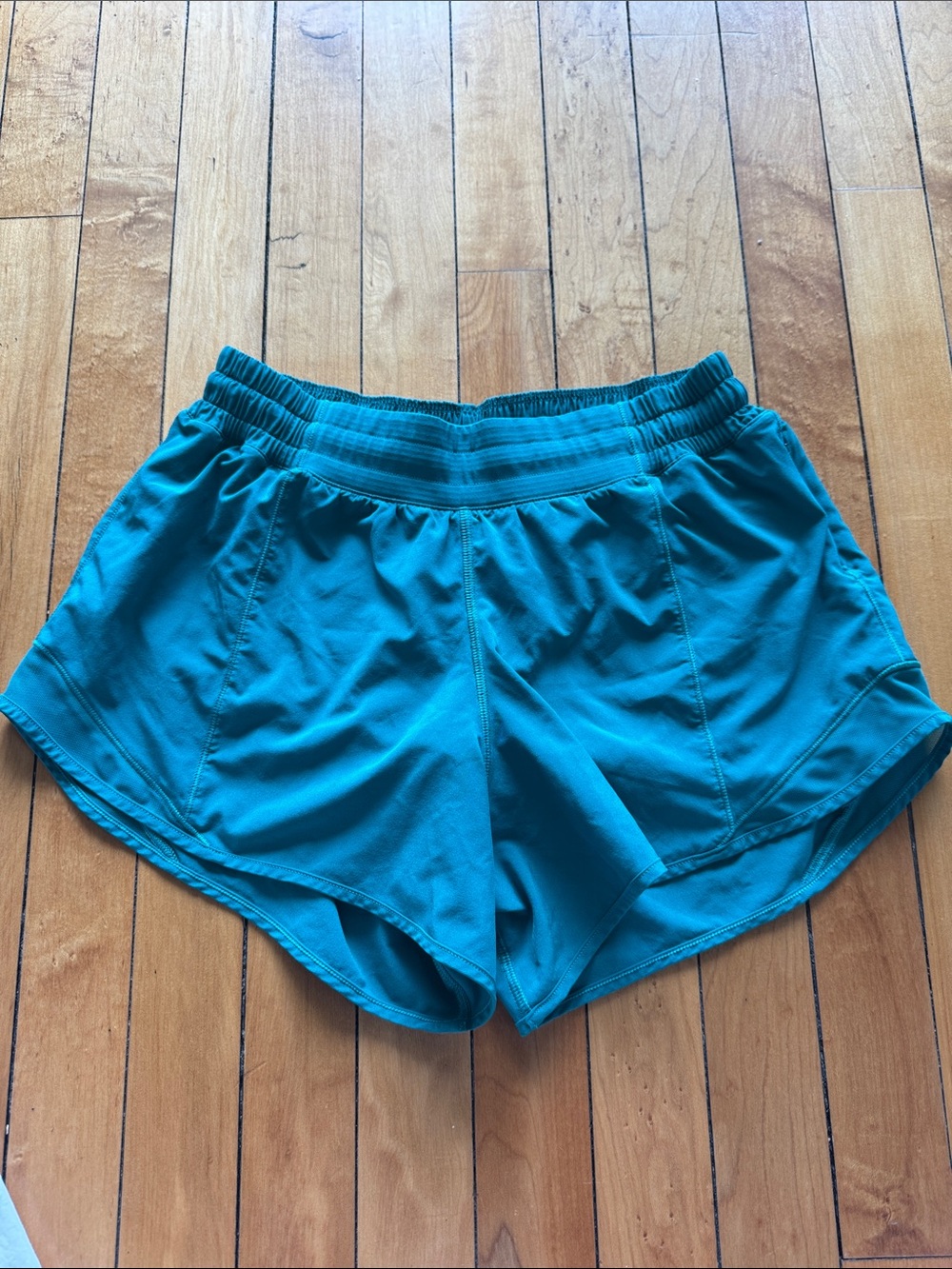 Green Lululemon gotta hot shorts